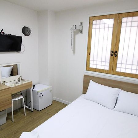 Hotel Golden Park Myeongdong Seul Esterno foto