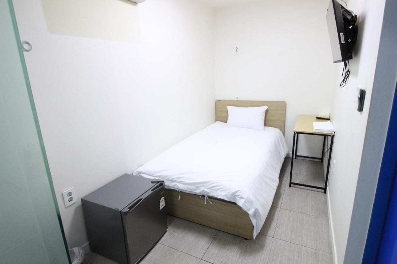 Hotel Golden Park Myeongdong Seul Esterno foto